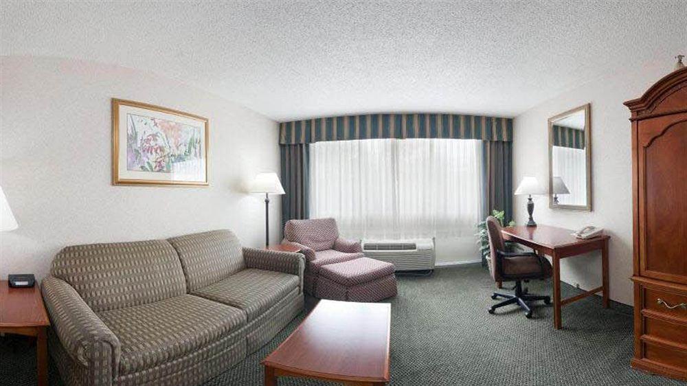 Holiday Inn Marquette By Ihg Exterior foto